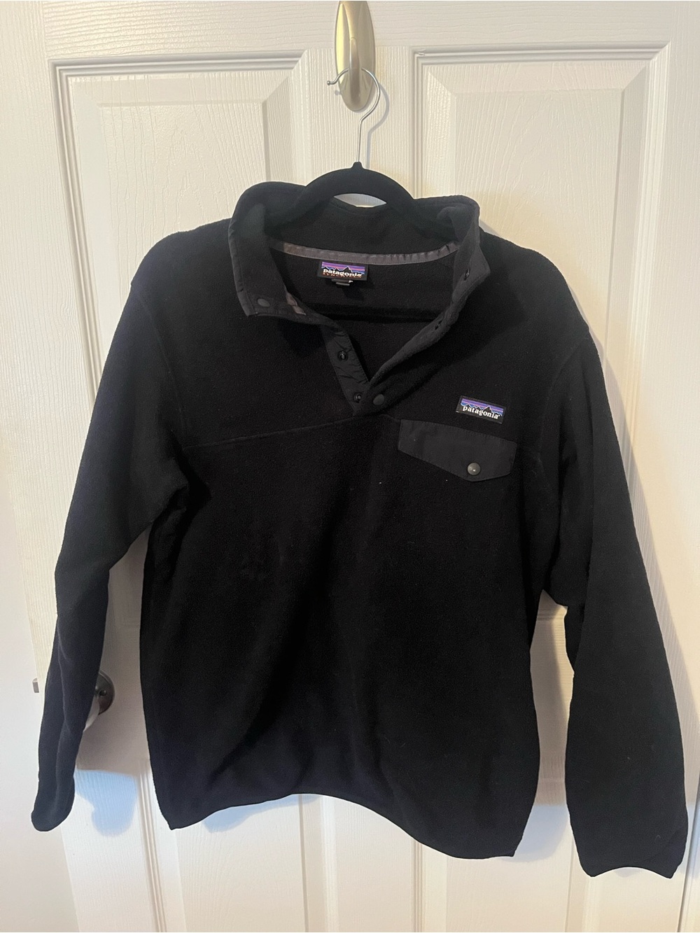 Patagonia Women’s Black Crewneck Snap Pullover Fleece